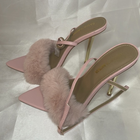 Fashion Nova Size 8 Fluffy Point Open Toe Sandal 6in Faux Leather Heels - Picture 2 of 8